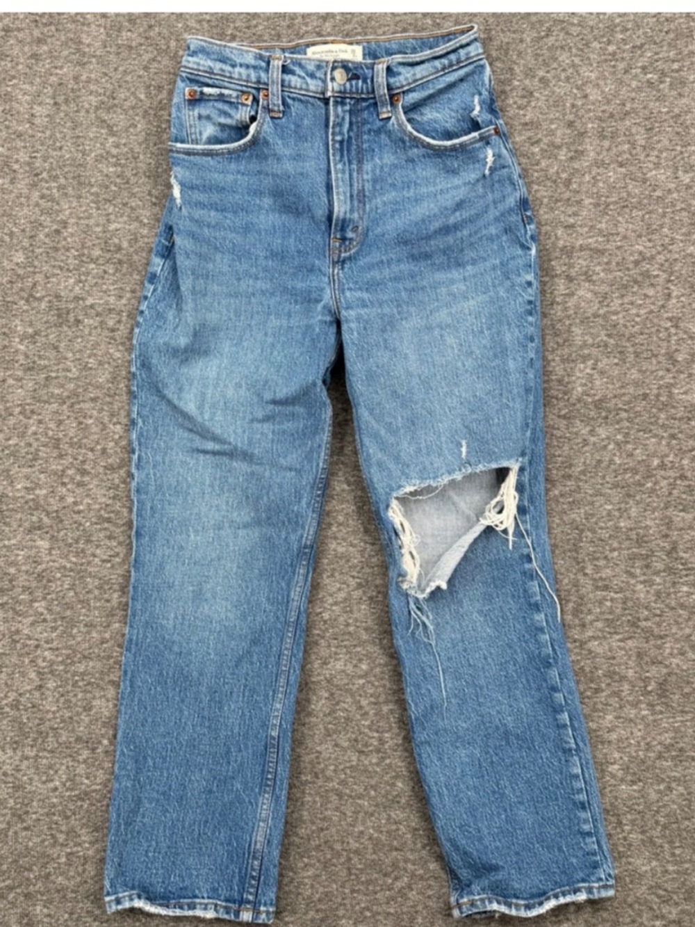Abercrombie & Fitch Curve Love 90s Straight Ultra High Rise Distressed Jeans 26